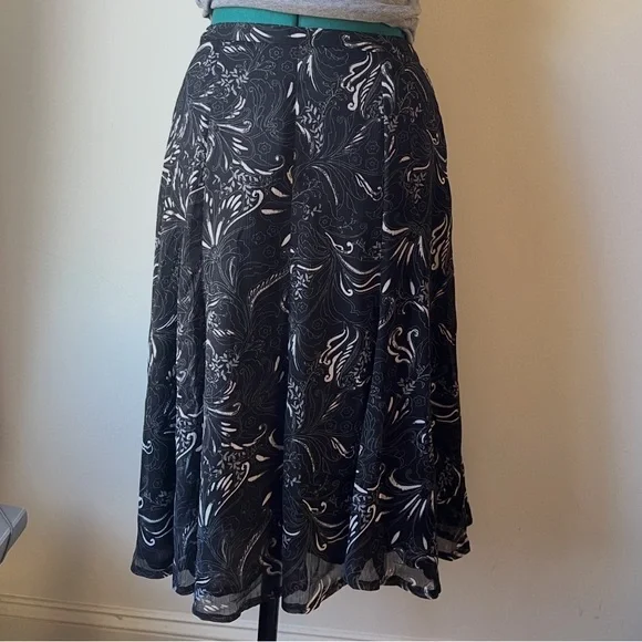 Lee black & white paisley midi skirt - Picture 2 of 4